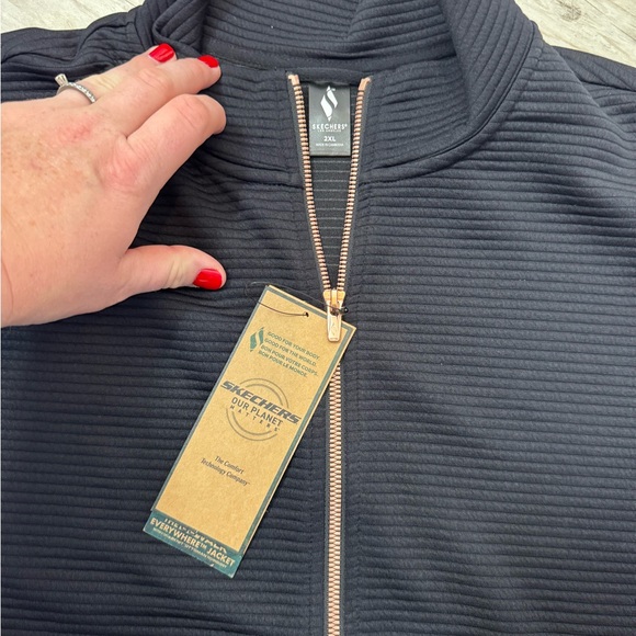 NWT Sketchers jacket 2x - Picture 2 of 2